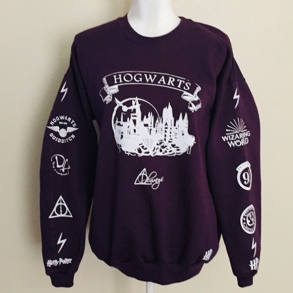 Hogwarts School Graphic Sweater - Picture 3 of 8